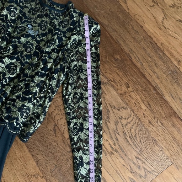 In the Moon Black and Gold Special‎ Event Dress size 8 - Picture 14 of 16